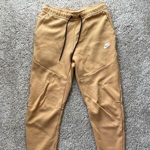 Nike Tech Fleece sweatpants